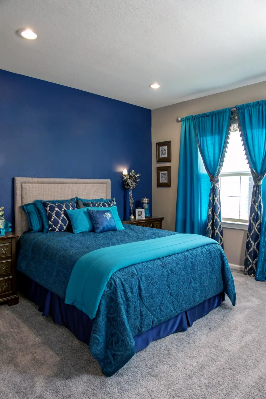 Add energy to your blue bedroom with teal accents